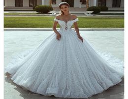 Gorgeous V Cut Back Lace Wedding Dresses Off Shoulder Ball Gown Princess Bridal Gowns Court Train Chapel Dubai Wedding Dress1054614