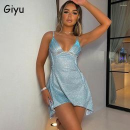 Casual Dresses Giyu Sexy Glitter Sparkle Diamond Club Party Dress Women 2024 Summer Spaghetti Strap V Neck Backless Bodycon Mini Short