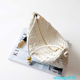 Totes Bags BottegVeneta Turn Pouch Handbags Suitme 2024 Summer New Small and Fashionable Soft Leather Woven One Shoulder Dumplings Bun Cowhi have logo HBDCH6