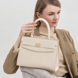 Springtime Stylish and Versatile Handbag for Women - Fashionable and Minimalist Commuter Bag with Large Capacity, Single-Shoulder and Crossbody Wear