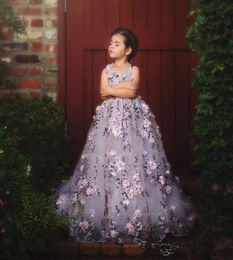 2020 Princess Lavender Lace Little Girls Pageant Dresses 3D Floral Appliques Toddler Ball Gown Flower Girl Dress Tulle First Commu4025742