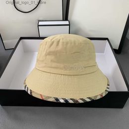 Wide Brim Hats Bucket Hats Luxury designer bucket hat hats cap striped plaid stitching London hats Q240408