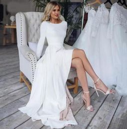 2021 Simple Boho Wedding Dresses Scoop Neck Long Sleeves Custom Made High Low Covered Buttons Plus Size Wedding Gown Robes de mari4907536