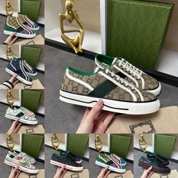 2024 Tennis 1977 Canvas Sneaker Womens Designer Shoes Plate-forme Scarpe Green and Red Web Stripe Rubber Sole S Stretch Cotton Low Top Mens Des Chaussures