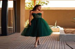 2021 Simple Green Tulle A Line Short Prom Dresses Sweetheart Sheer Corset Top Tea Length Formal Homecoming Party Gowns5065818