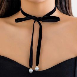 Pendant Necklaces Salircon Gothic Black Velvet Rope Chain Short Necklace Mens Korean Adjustable Bowknot Choker Necklace Womens Elegant Jewelry240408