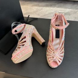Designer di sandali da donna tacchi grossi da 10 cm con diapositive strass slingback slogan regolabili con fibbia caviglia scarpa da sposa per la scarpa casual nera avidità rosa