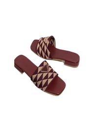 Casual Low Heel Cheque Slippers Woman Beach Black White Pink Sandals Flat Slider Whole s Comfort Bottom Couple Models with9034488