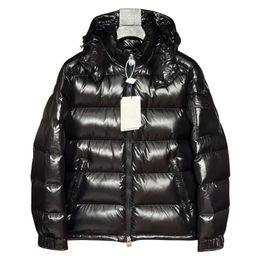 2024 Ny utomhus varm fjäder mans designer ACKET Down Parkas Coats Puffer Jackets Bomber Winter Coat Hudeed Outwears Topps Windbreaker tjock Simple Simple