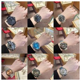 Uhren qualitativ hochwertige Frauenwatch Mens Watch Watch Warrior Watch OMG Branded Uhren Watchbox Gedenkwesen Designer Watch Superb Watch 225