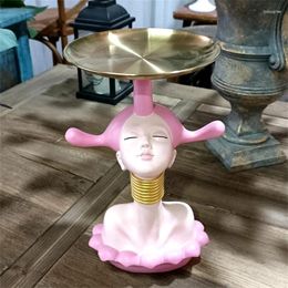 Decorative Figurines Creative Hoops Girl Candy Plate Metal Bust Fruits Tray Long Neck Tribe Custom Ornament Living Room Figure Decor Resin