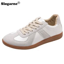 Students Autumn Leather Casual Sneakers Unisex Sports Shoes Couples Men Women Casual Shoes High Quality Durable Sole Sneakers 240326