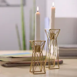 Candle Holders Scandinavian Romantic Holder Creative Hollow Metal Single Head Candlestick Dinner Table Decoration Ornament