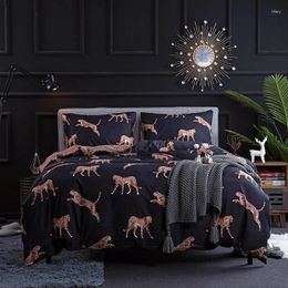 Bedding Sets Reactive Printing Three-piece Set European And American Dark Wind Quilt Cover Pillowcase Kit Animal Leopard Explosion