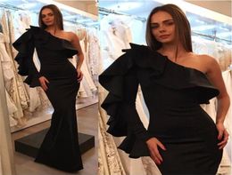 Sexy Black Mermaid Prom Dress One Shoulder Long Sleeve Ruffles Pleated Long Trumpet Formal Dresses Evening Wear Celebrity Party Go9022830