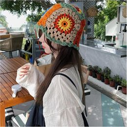 Berets Cute Crochet Floral Knitted Bucket Hat Summer Handmade Ruffle Brim For Women Beachwear Streetwear