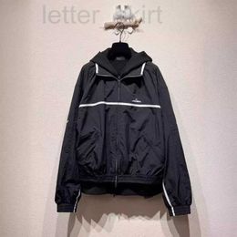 Men's Jackets Designer 24 New Fake Two Piece OS Loose Fit Hooded Windbreaker Jacket Coat Unisex LP24