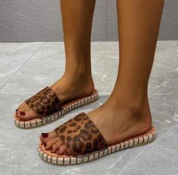 Slippers Women Sandals 2022 Summer New Womens Shoes Outer Wear Hemp Rope Leopard Print Flat Plus Size 43 Zapatillas Muje H240409 OV75