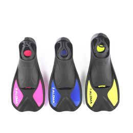 1 Pair Swimming Duck Web Diving Flippers Professional Accessories Adultkids Flexible Comfort Fins Water Sport 240407