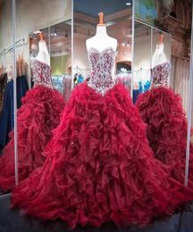 Cheap Quinceanera Dresses Ball Gown Burgundy Sweetheart Organza Beading Crystal Tiered Ruffles Strapless Plus Size Party Prom Even2840706