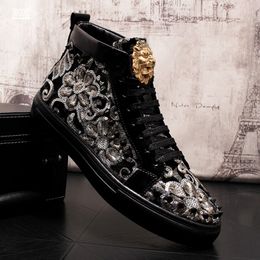 Scarpe casual della moda maschile primaverili e autunno rivetti scarpe sportive di marca di lusso da uomini scarpe da moda punk da uomo