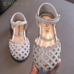 Sneakers New Kids Pearl Flats Sandal Girls Princess Rhinestone Party Sandal Children Learn Hollow Out Beach Shoes Size 2136 Girls Shoes