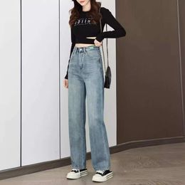 Stylish stylish tone designed with a high waist and slim contrasting Colour pockets boundless wide leg jeans