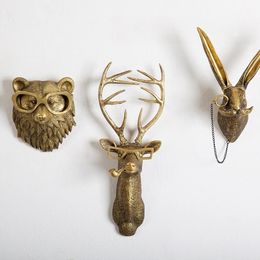 Antique Bronze Resin Animal Pendant Golden Deer Head Wall Storage Hook Up Background Wall Accessories Decorative Figurines 240408