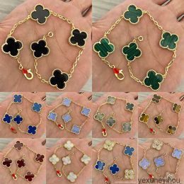 18K Gold Plated Classic Fashion Charm Bracelet Four-leaf Clover Designer Jewellery Elegant Mother-of-Pearl Bracelets For Women and Men High Quality a7