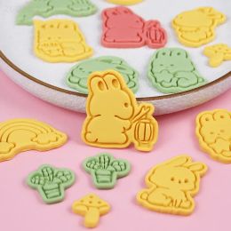 2Pcs Easter Cookie Cutter Rabbit Egg Biscuit Mould 3D Fondant Bunny Stamp Embosser Mould Cake Baking Tool Easter Party Decoration