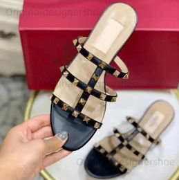 Slippers Luxury Brand Flat Slipper Women Sandals Genuine Leather Summer Designer Shoes Women Peep Toe Sandal 35-44 Dust Bag T240409