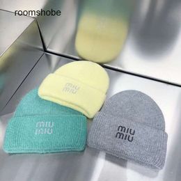 Designer Hats Beanie Hats Winter Woolen Hat Mens Letter Hip Hop Warm Knitted Hat Fashion Brand Cold Hat Mui mui hat RRZJ