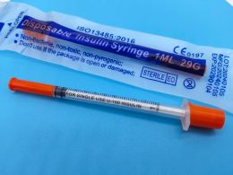 0.3ml*0.5ml*1mlDisposable Plastic Syringes Sterile Individually Packed Syringes for Farm Pets Lab Supplies