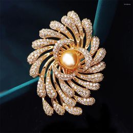 Brooches Elegant Light Luxury Zircon Fireworks Natural Pearls For Women Dress Coat Jewellery Accessories Designer Brooch Pins