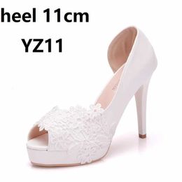 Dress Shoes Crystal Queen White Lace Flower Pumps Womens Elegant Wedding Bride High Heels Platform Ladies Wedges Party Stiletto H240409 BWTF