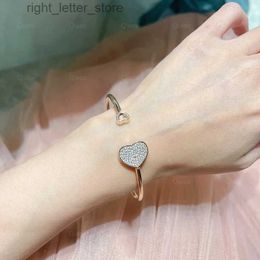 Bangle 2023 New Hot Selling 925 Sterling Silver All Diamond Heart Bracelet Suitable for Womens Simple Fashion Luxury Brand Jewelry Party Gifts yq240409