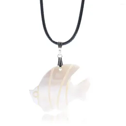 Pendant Necklaces Shell Carved Fish Necklace Freshwater Mother Of Pearl Charm Rope Chain Jewelry For Women Summer Fashion Beach Party Gift