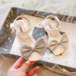Summer Girls Sandals Fashion Pearl Sequins Rhinestone Bow Girls Princess Shoes Baby Girl Peep Toe Party Dress Shoes Size2536 240409