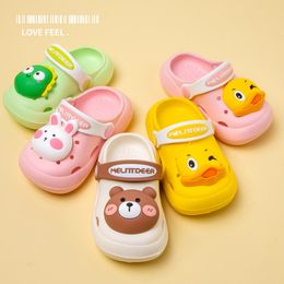 New Cute Cartoon Bear Super Cute Outdoor Hole Shoes For Boys And Girls Soft Soled Children's Slippers In Summer