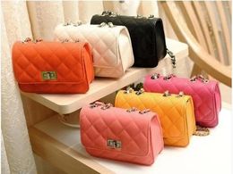 Shoulder Bags The Embroidery Line Ringer Small Turn Lock Bag Women's One-shoulder Sloping Summer Hand-shaped