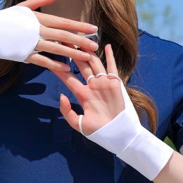 Golf Glove Right Left Handed UV Protector Golf Half Finger Ice Silk Sunscreen Cool And Breathable Gloves For Men And Women