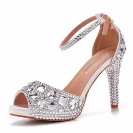 Dress Shoes Crystal Queen Women Summer Sandals Sexy Bride Wedding Party Peep Toe Thick High Heels Platform Luxury Rhinestone Stilettos H240409 WCMJ