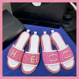 Твидовая кожаная солома Слайды Женщины Сандалии мода Mule Beach Brand Brand Flats Casual Slide Designer Sandals Slippers Fashion Beach Mule Brand Casual Slide