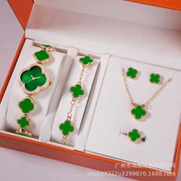 FEERIE van bracelet 2023 Summer New Little Green Watch Womens Steel Band Quartz Watch Ring Set Gift Box 5pcs set