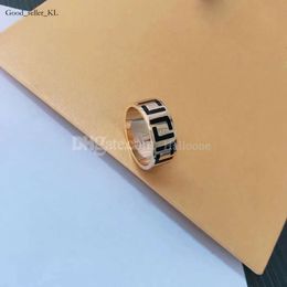 fendin bag finger ring Design European Brand for Men Women Letter F Ring Fashion Pearl Ring Vintage Charms Rings for Wedding Party Vintage 106 fendibags88 finger ring