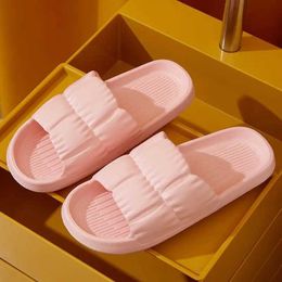 Slippers 2023Womens Soft Sole Cloud for Home Non-slip Bathroom Women Summer Thick Platform Sandals Flip Flops Woman H240409 D8JS