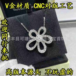 High grade Designer necklace vancleff for women Vgold highend diamond inlaid sunflower necklace for women with highend hollow out temperament collarbone chain 1:1