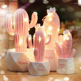 Decorative Figurines Christmas Cactus Dreamy Starry Sky Light Creative Resin Crafts Nordic Ins Style Home Decoration Small Pendulum Art