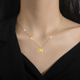 Pendant Necklaces OIMG 316L stainless steel gold-plated letter M pendant necklace suitable for womens retro charm and high-quality jewelryQ
