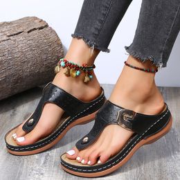 Nuovi pantofole di grandi dimensioni per il commercio estero per le donne in autunno e estate europeo e americano Talbanità della moda di moda indossare scarpe da spiaggia